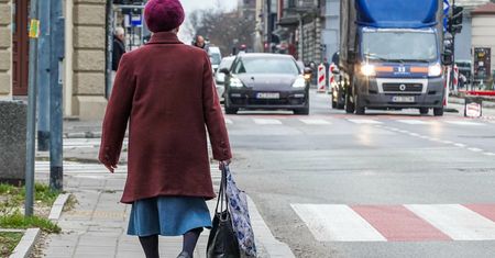 Nie każdy senior o tym wie. To umożliwia legitymacja emeryta