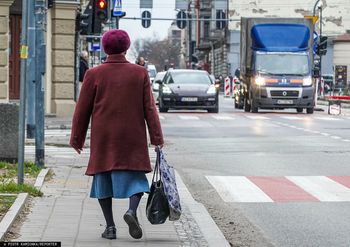 Nie każdy senior o tym wie. To umożliwia legitymacja emeryta