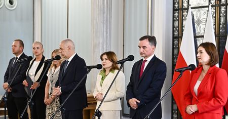 PiS krytykuje rekonstrukcję. "Bierność, bezradność, bezsilność"