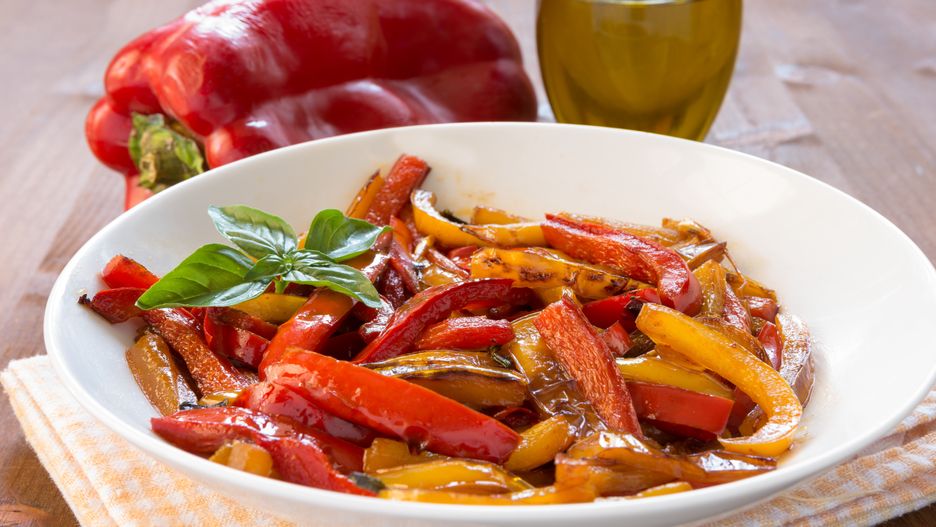 Bazą włoskiego specjału jest papryka, najlepiej w różnych kolorach