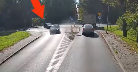 Zjechał z ronda. I nagle coś takiego. "Jak on to zrobił?"