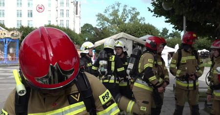 Wspinaczka w pełnym rynsztunku. Hołd dla strażaków poległych w zamachu na World Trade Center