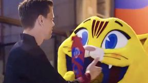 Maskotka "zaczepiła" Szczęsnego. Tylko spójrz, co dostał