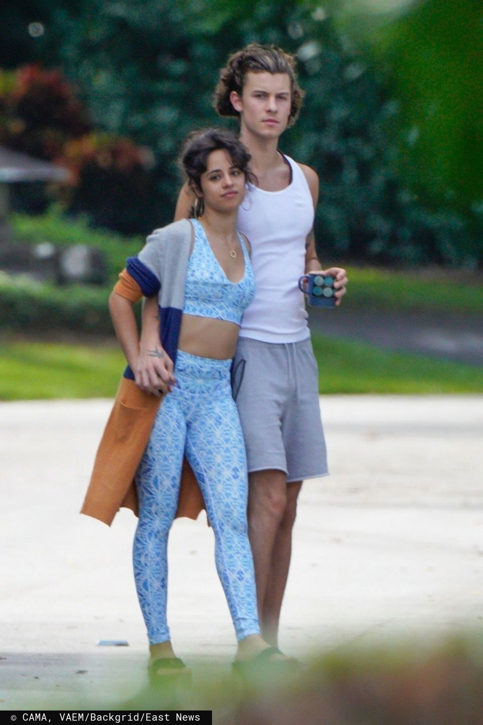 Shawn Mendes i Camilla Cabello na spacerze