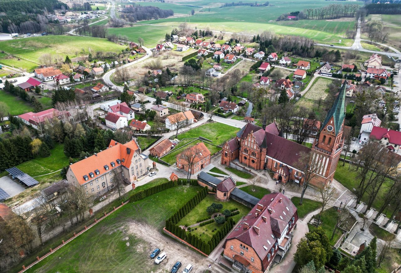 "Znów wojna! Niemiecki zamach!". Awantura o wieś, gdzie Lidl chce zbudować magazyn