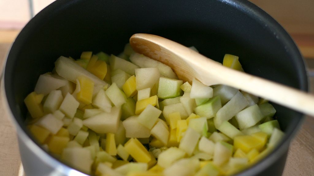 Gotowana kalarepa bez dodatku soli, odsączona