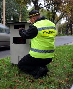 Polskie miasta już nie chcą straży miejskiej. Bez fotoradarów się nie opłaca