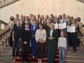 Śląsk: Szkoły mają dość hejtu i pokazują, że dobre relacje to najlepsza broń. Podpisano pakt przeciw agresji
