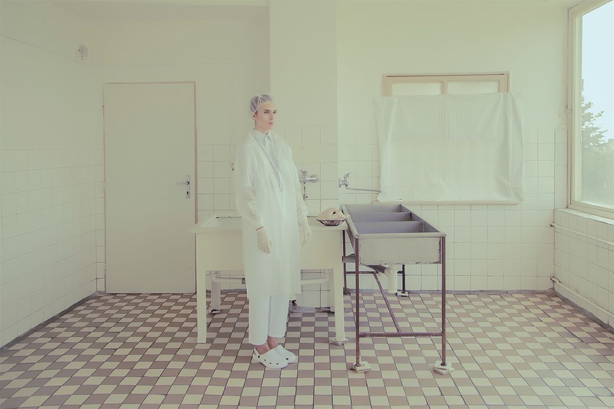 Pastelowa estetyka inspirowana  komunistyczną Czechosłowacją w projekcie "Plastic World" Márii Švarbovej 1
