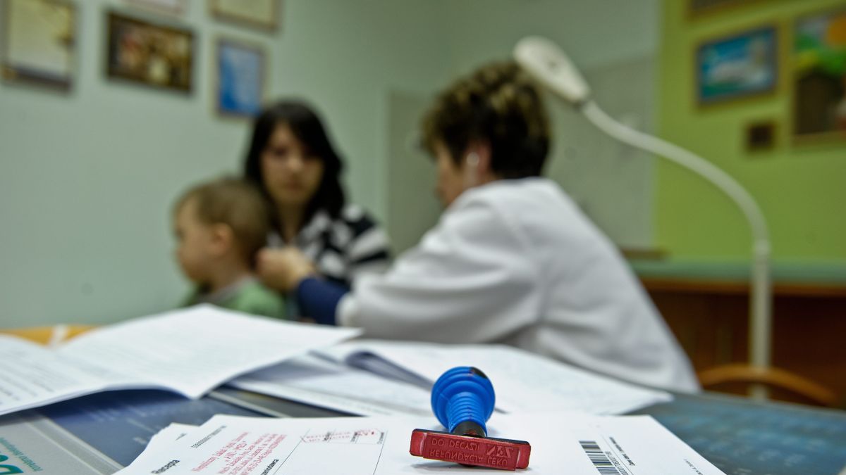 Tylko w IV kwartale ubiegłego roku wstrzymał ponad 7 tys. zasiłków chorobowych na kwotę 10 mln zł.