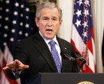 Bush zinwigiluje wrogów USA