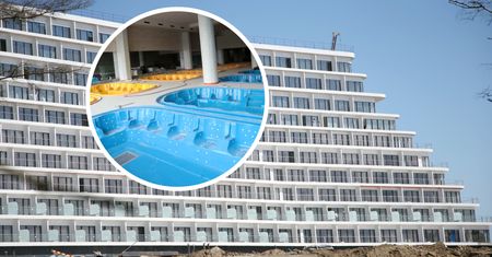 Hotel w Pobierowie będzie otwierany na raty. Tadeusz Gołębiewski tłumaczy dlaczego. "Nie jestem aż tak odważny"