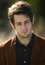 "Will i Grace": Michael Angarano powraca do komedii