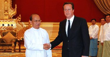 David Cameron podróżuje po Azji. Przyjechał z biznesmenami