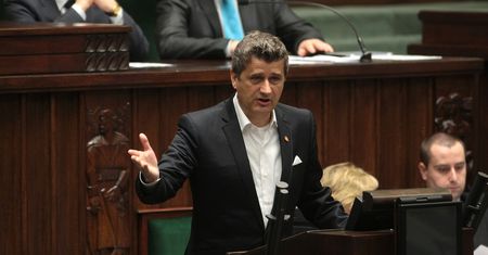 Posłowie o 1. procencie na partie. Nie zostawiają suchej nitki na Palikocie