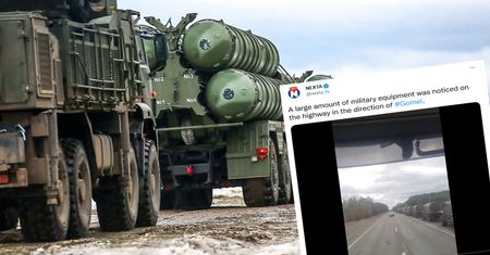 Długi konwój pojazdów wojskowych nagrany na Białorusi. Niedaleko granicy z Ukrainą