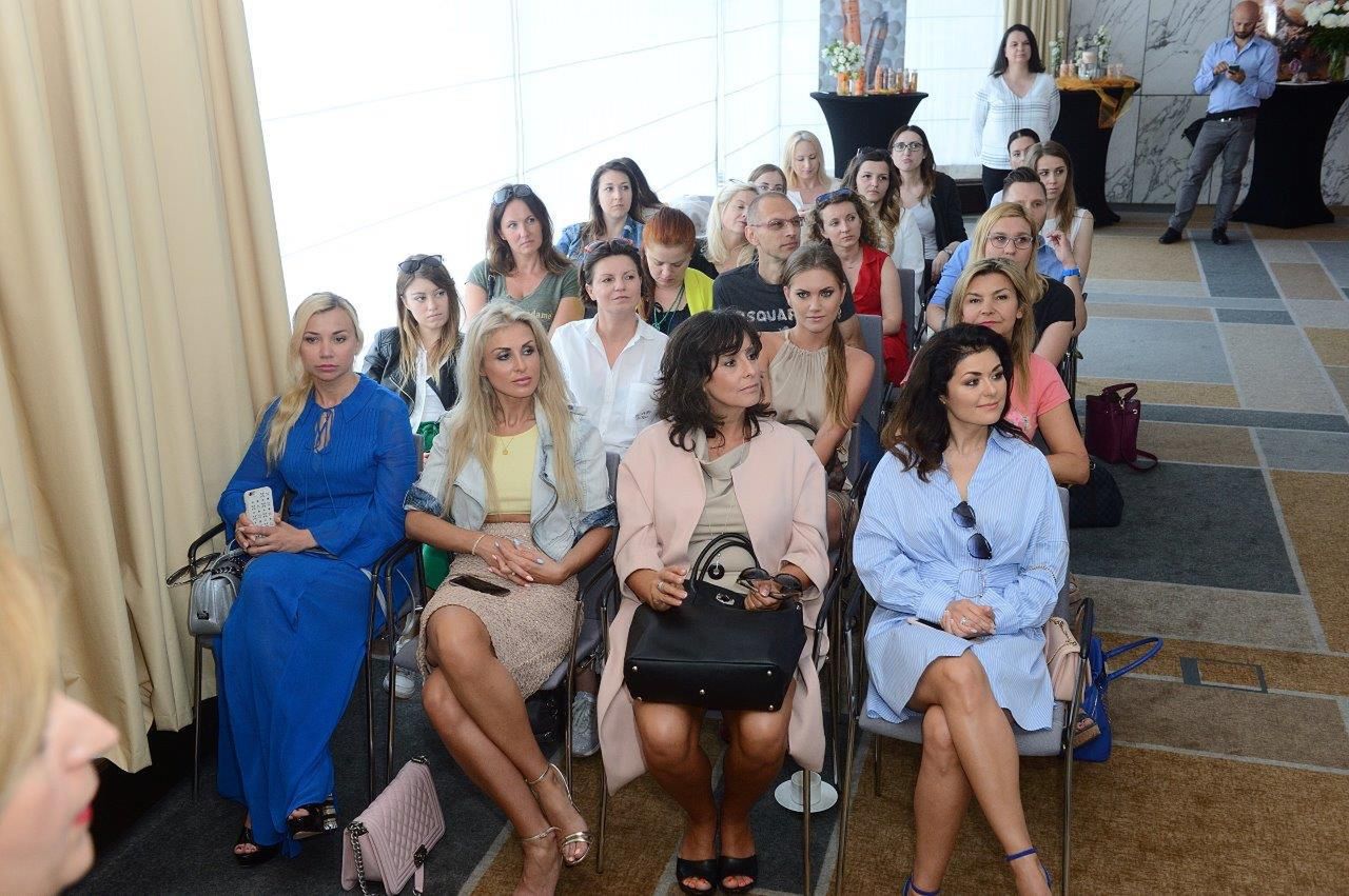 Katarzyna Cichopek, Anna Popek, Anna Korcz, Lidia Kopania, Anna Iberszer, Aga Boryń oraz Magda Żabicka.