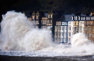 Wielkie fale u wybrzeży Francji. Jest kolejna ofiara
