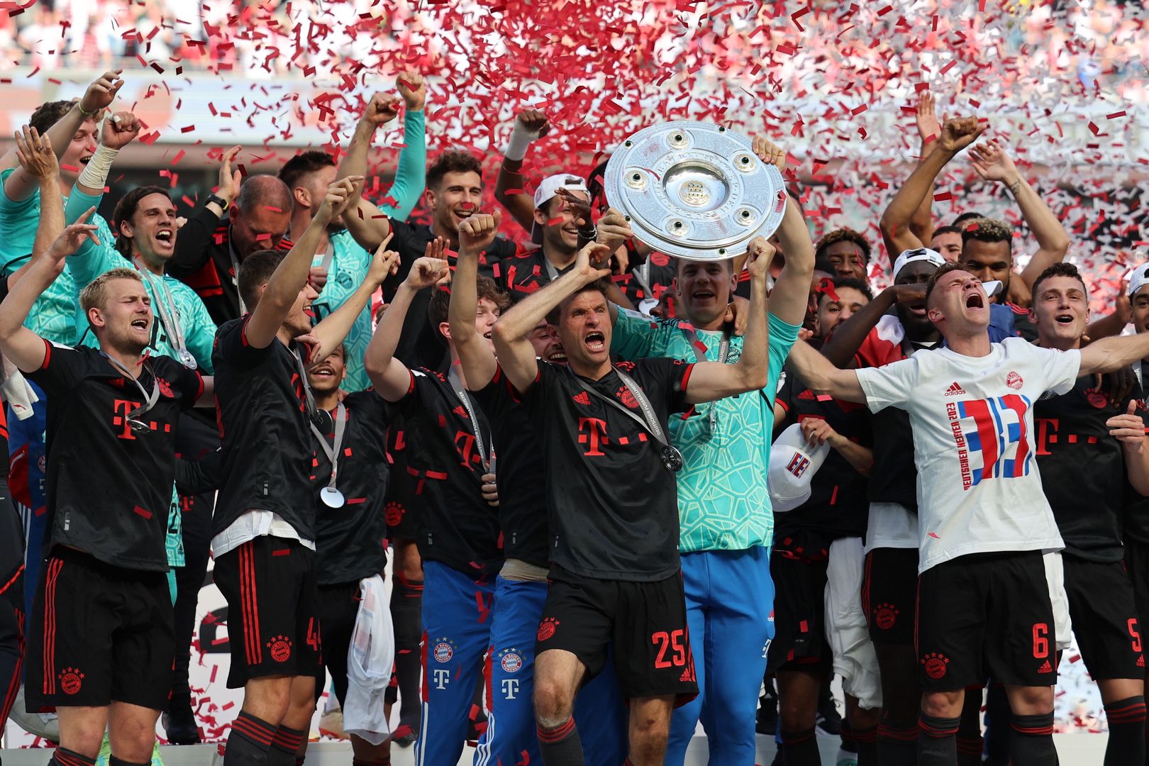 Bayern został mistrzem. Dostał podrobione trofeum