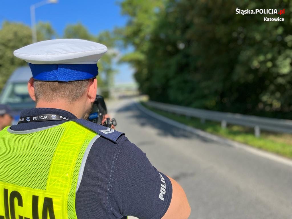 Kierowca jechał 200 km/h w mieście. Policjanci potraktowali go bardzo łagodnie