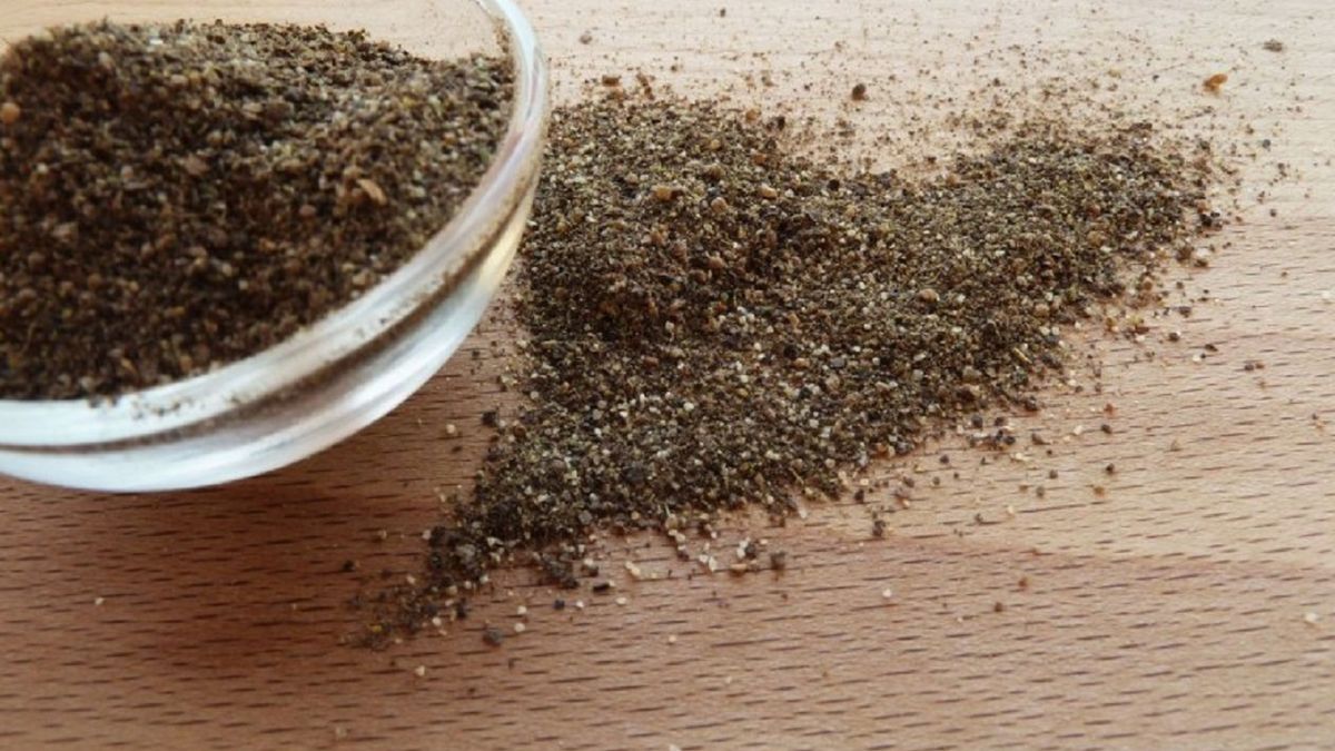 GIS wycofuje partię czarnego pieprzu. Badanie wykryło bakterie salmonelli