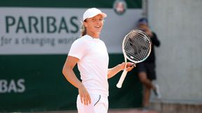 Dwa oblicza Igi Świątek na inaugurację Roland Garros. Urodzinowy prezent nie przyszedł łatwo