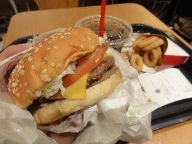 Double Whooper z serem (Burger King)