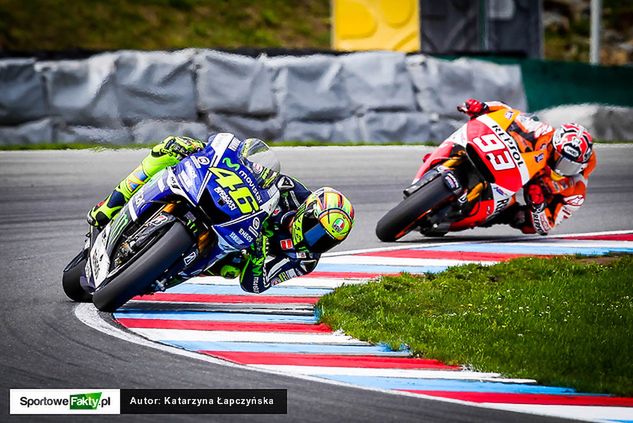 Valentino Rossi przed Marcem Marquezem - czy to będzie częsty widok w roku 2015?