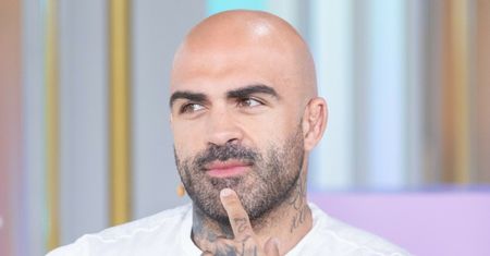 Akop Szostak apeluje do adoratorek o niewysyłanie mu NUDESÓW: "To nie robi na mnie wrażenia..."