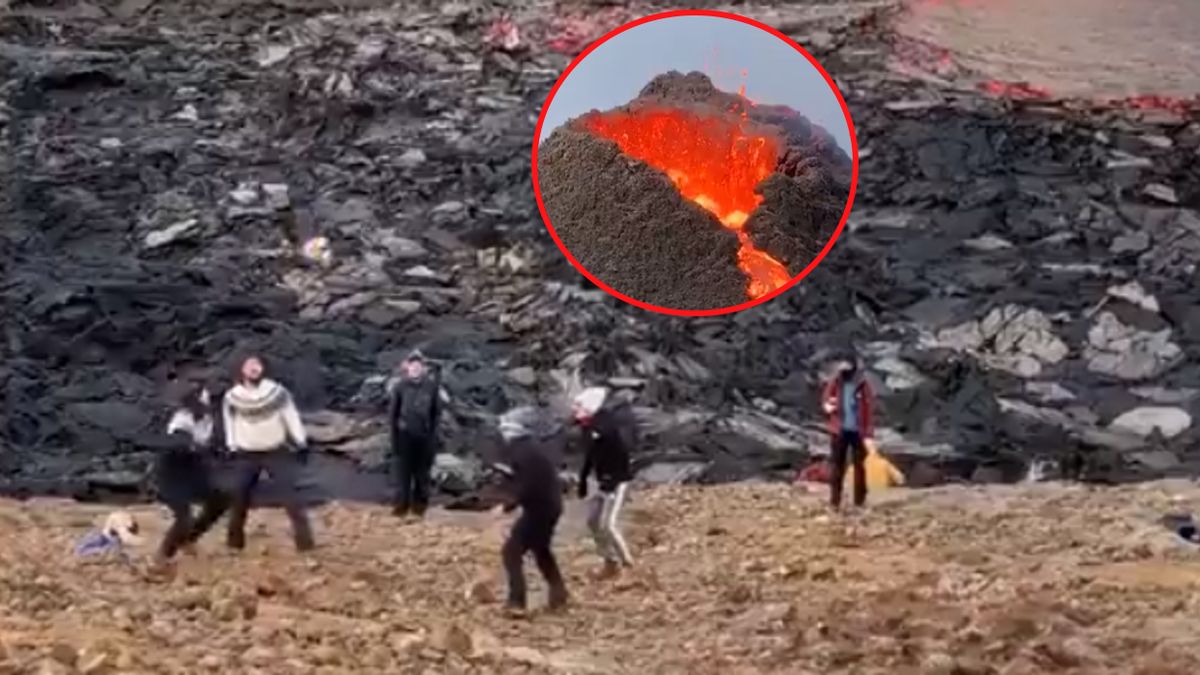 siatkówka na tle wulkanu