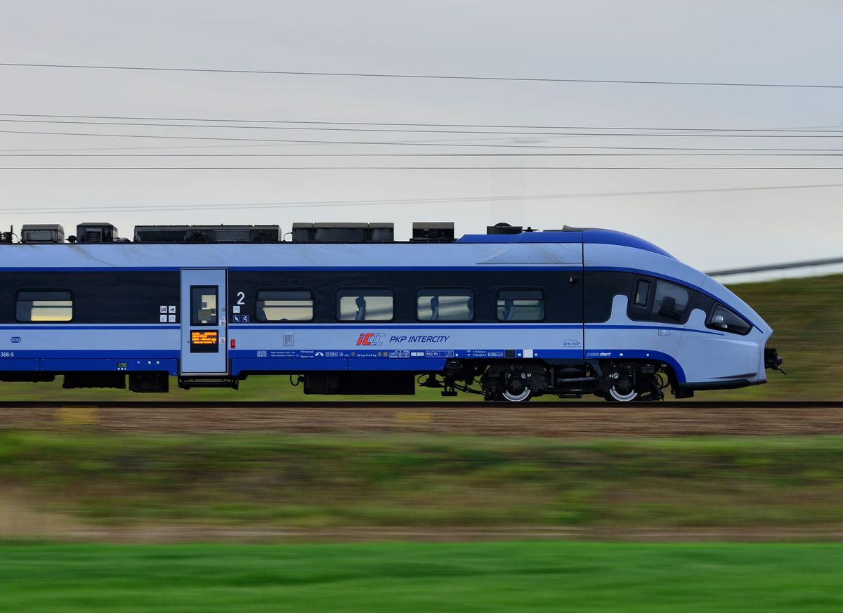 Podróż pociągiem jest ekologicznym rozwiązaniem w kwestii transportu na wakacje