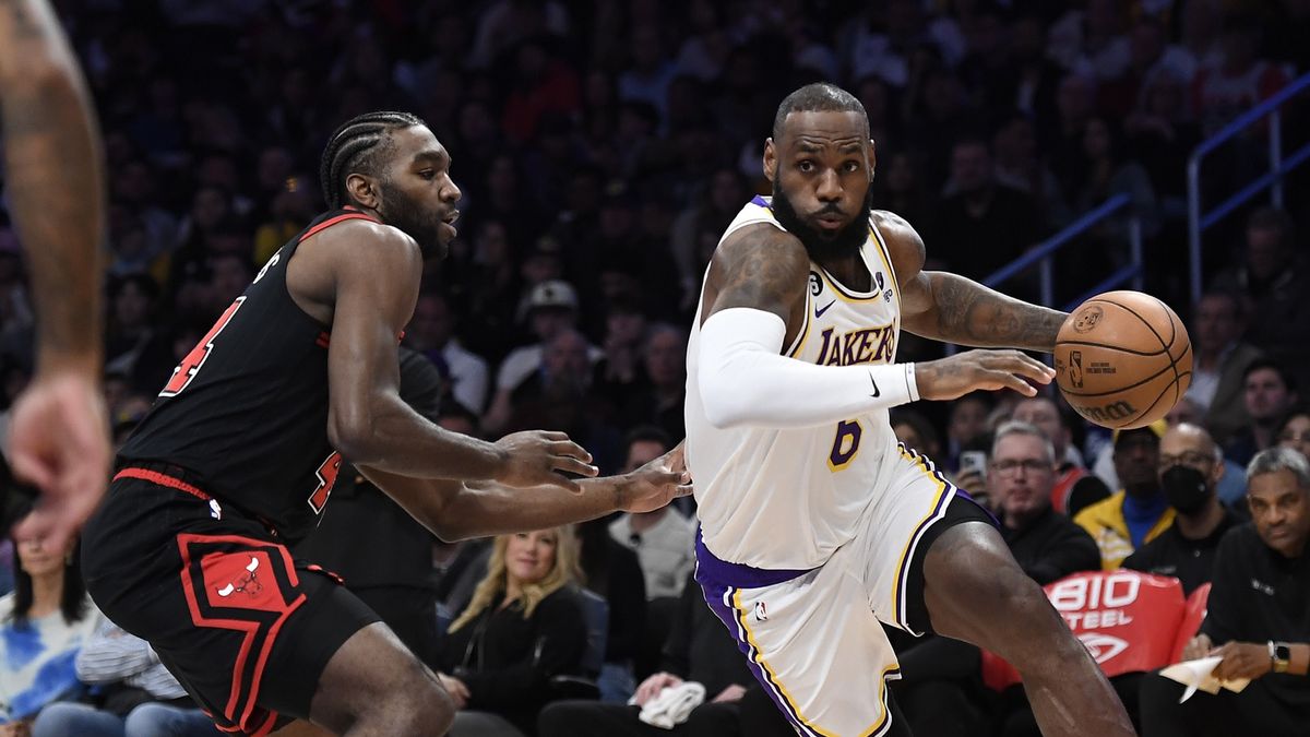 Zdjęcie okładkowe artykułu: Getty Images / Kevork Djansezian / Na zdjęciu: Patrick Williams (z lewej) i LeBron James