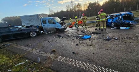 Wypadek na drodze S6: osiem pojazdów zderzyło się w Błotnicy
