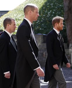 Na pogrzebie zjawił się bez żony. Nie szedł obok brata