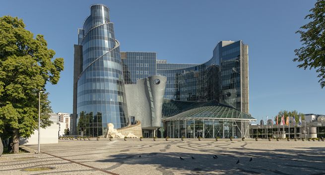 Zakaz fotografowania głównej siedziby TVP. Jak tłumaczy to nadawca?