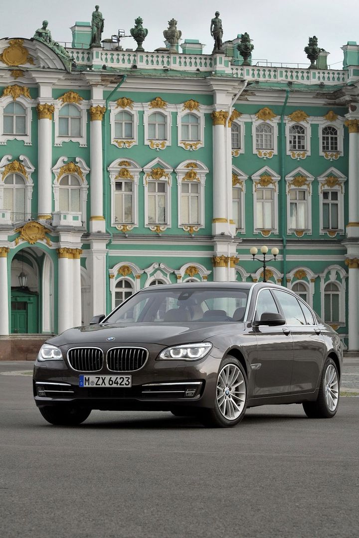 BMW serii 7 na rok 2013 - megagaleria niemieckiego okrętu flagowego 261