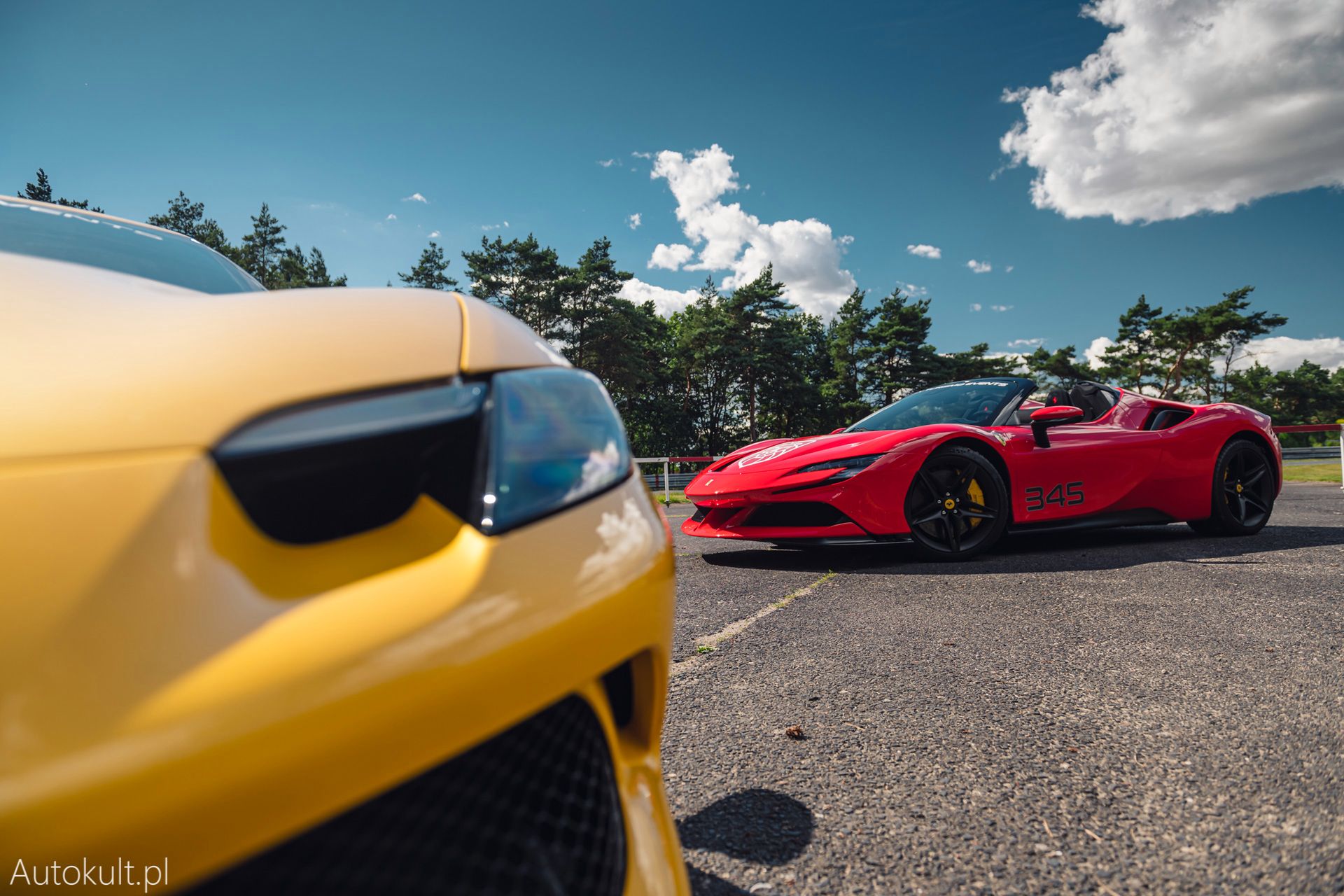 Ferrari 296 GTB (2022) i Ferrari SF90 Spider (2022)