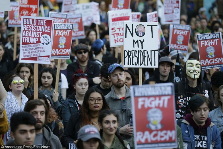 Protesty uliczne przeciwko wygranej Trumpa