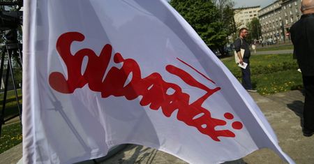 "Solidarność" straciła pazur. Odkąd rządzi PiS, wszystko się związkowi podoba. Szeregowi działacze mają dość