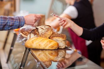 Chrupiąca skórka na polskim chlebie nie jest już zagrożona. Unia wprowadza nowe regulacje