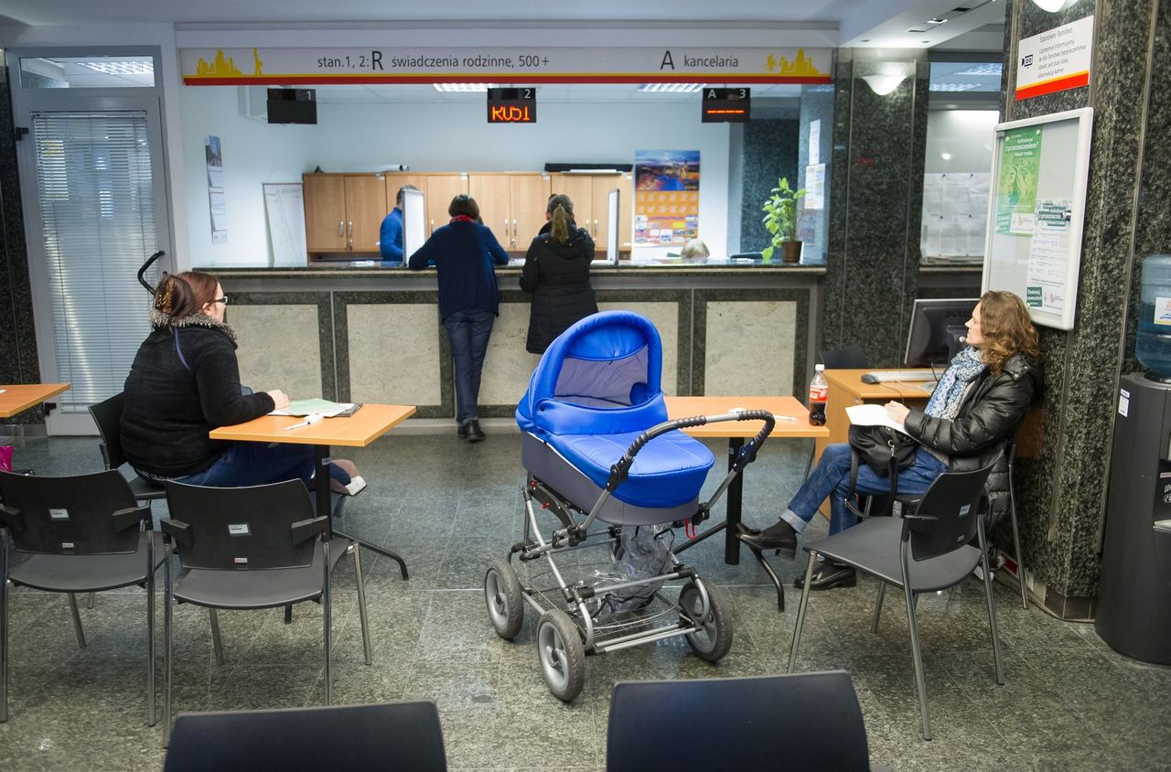 Zamiast listów poleconych od urzędów będziemy dostawać maile. E-polecone mają też być darmowe dla obywateli