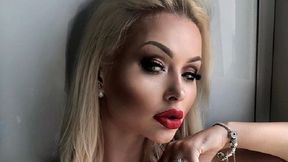 Piękna ring girl podbiła serca kibiców. Poznaj Ulę Toczko