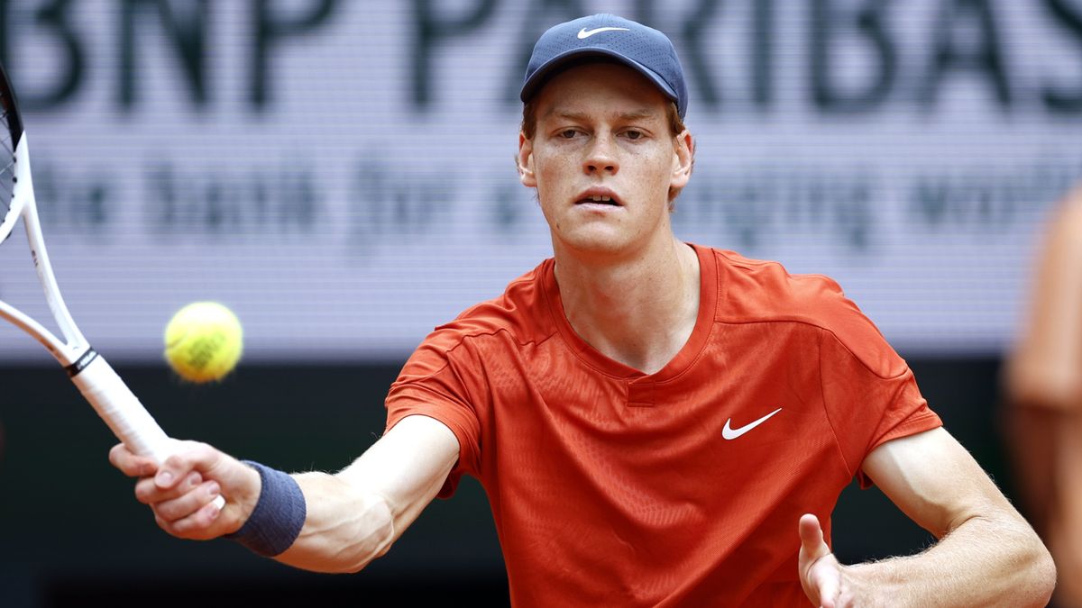 PAP/EPA / Yoan Valat / Na zdjęciu: Jannik Sinner