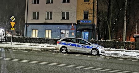 Szok na Śląsku. Agresywny 36-latek pogryzł policjanta