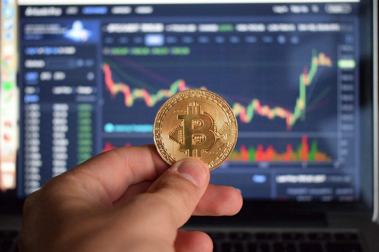 Bitcoin bije kolejne rekordy. Padła granica 50 tys. dolarów