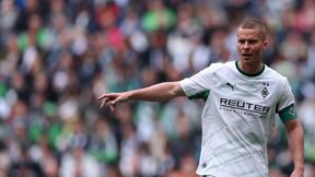 Polak robi furorę i zaraz straci konkurenta. Transfer do Premier League
