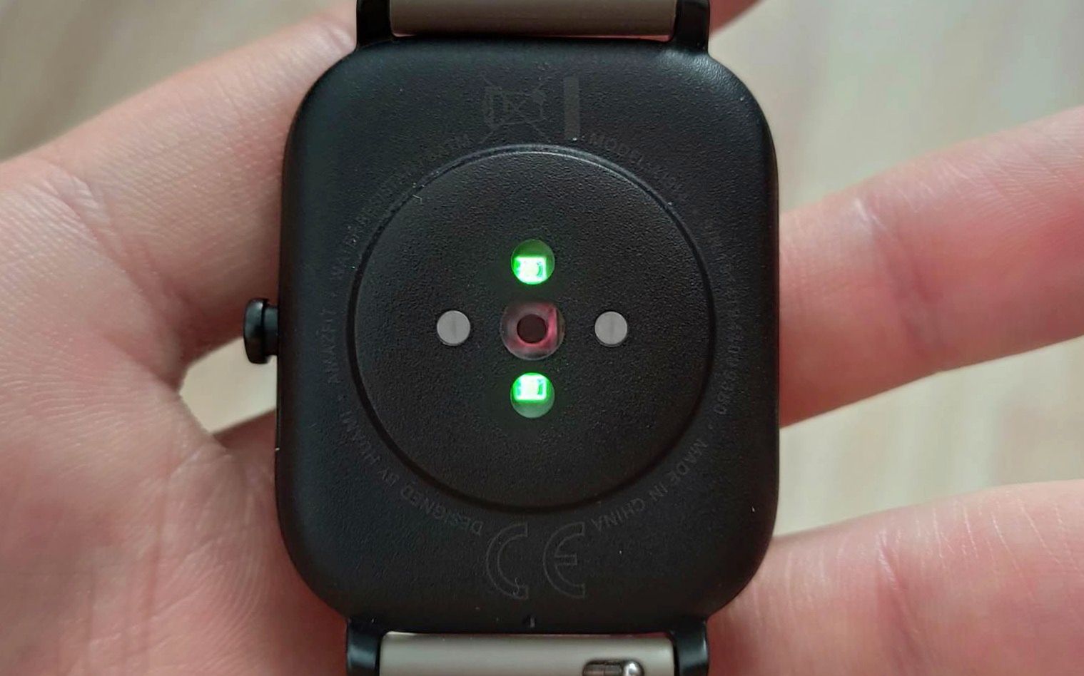 Dlaczego mój smartwatch tak śmiesznie miga, czyli wszystko o czujnikach 2