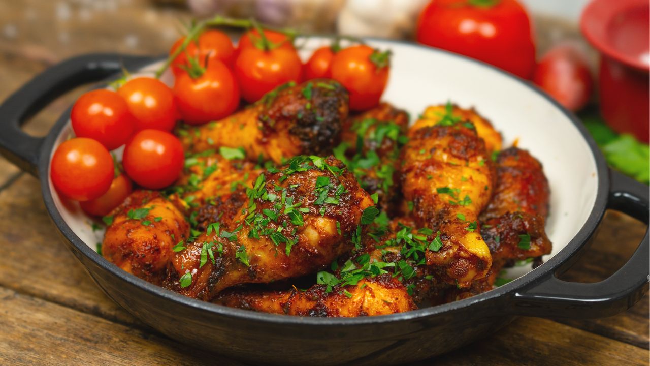 Ten obiad robi się sam. Wymieszaj składniki, wstaw do piekarnika