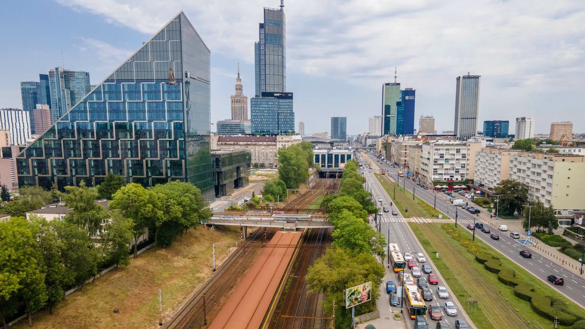 Rozważane jest przykrycie warszawskiej linii średnicowej od ulicy Żelaznej do Towarowej - zapowiada Piotr Malepszak