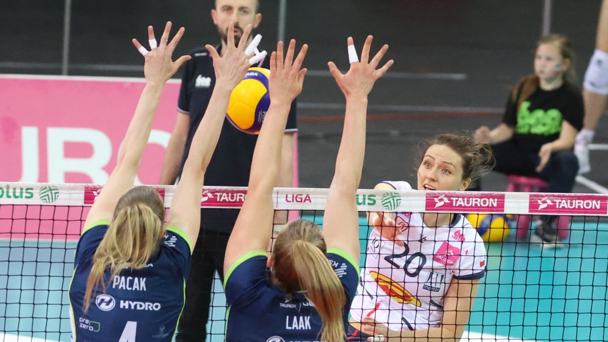 PAP / Marian Zubrzycki / Na zdjęciu: atakuje Jelena Blagojević